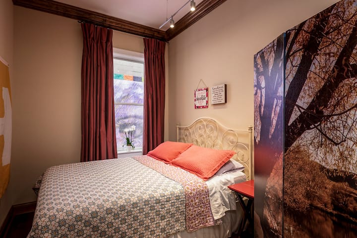 3rd Bed/Sleeping Cove with privacy screen