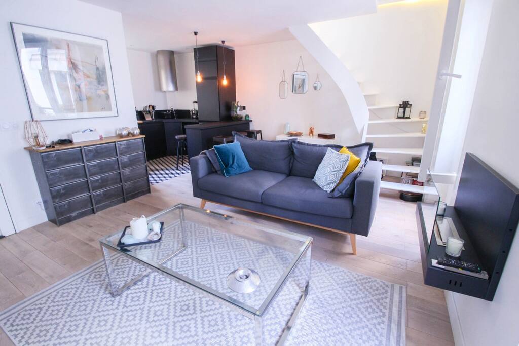 Cosy living room and open kitchen