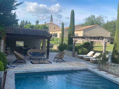 Large villa at the foot of the Alpilles