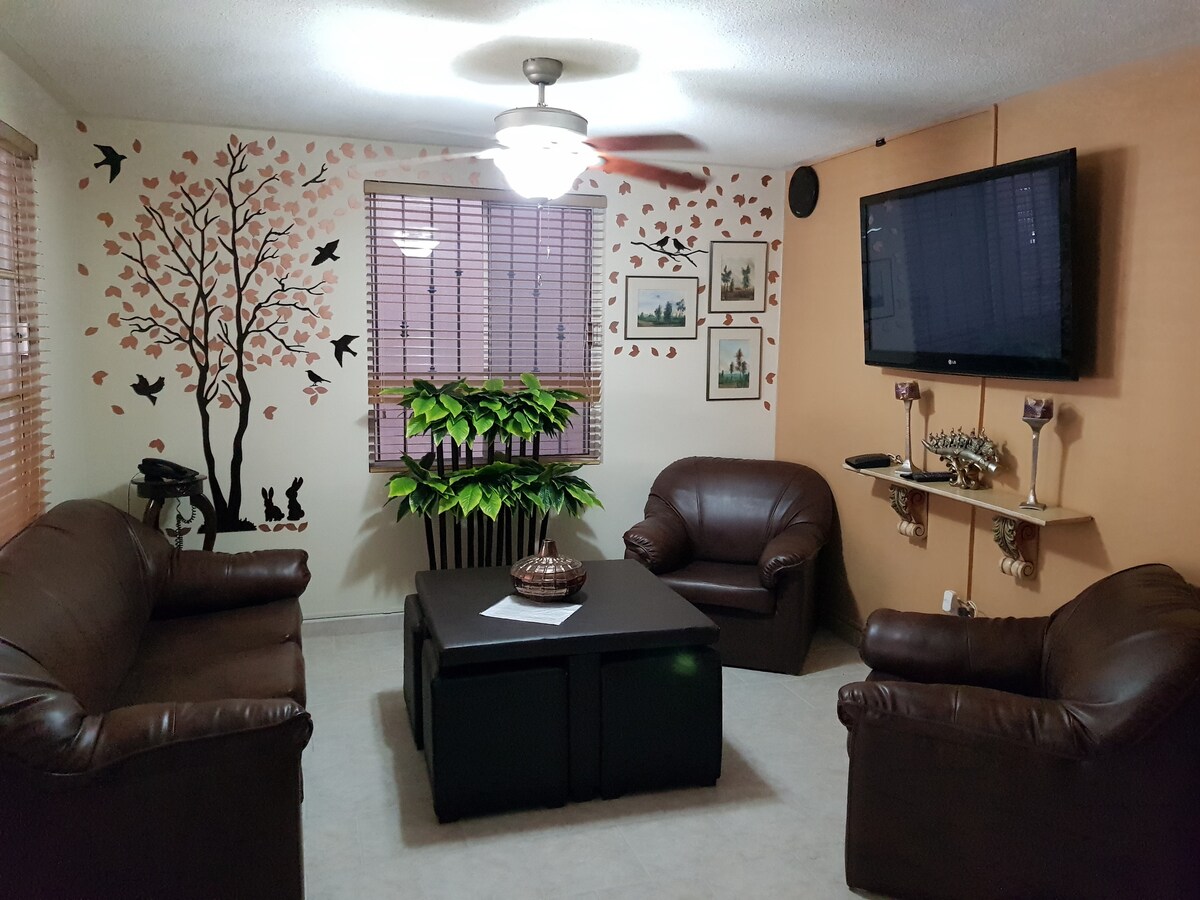 Top Airbnb: Equipped house, complete, excellent, gated unit en Ciudad General Escobedo