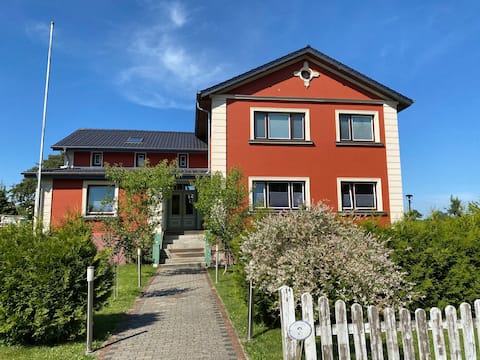 Great apartment in villa, near Kiel and canal