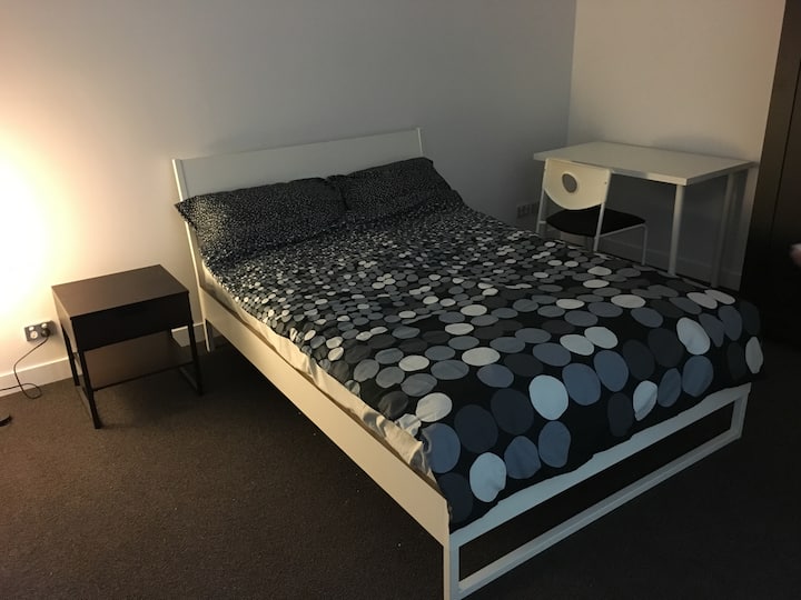 Modern Double Room Near the Airport, Close to City