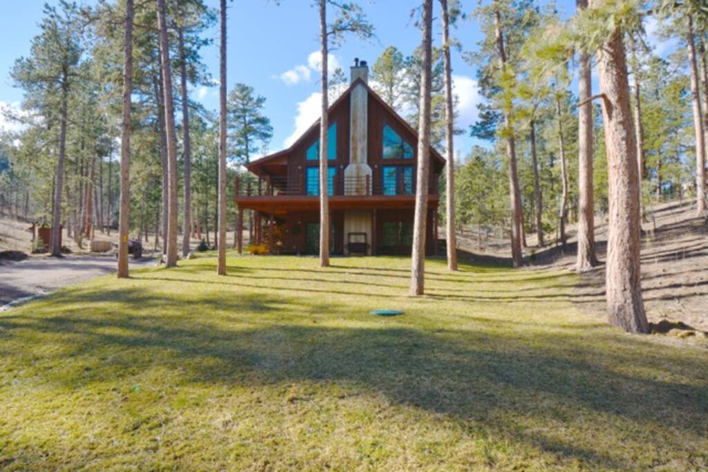 Shady Pines Cabin with Hot Tub & Seclusion! Cabins for Rent in Silver