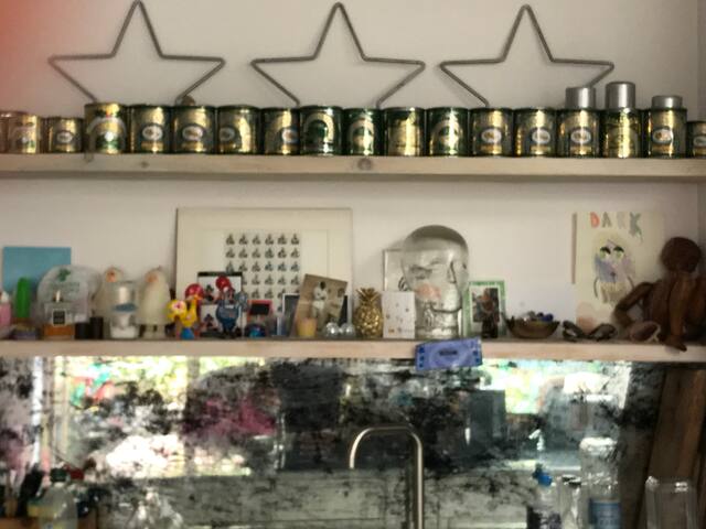 Large family home with excellent transport links gallery image 3