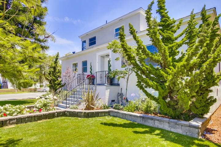 Really Nice 2 bed 2 bath for Business or Vacation