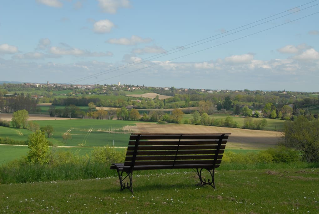 DU BANC VUE SUR CASTILLONNES