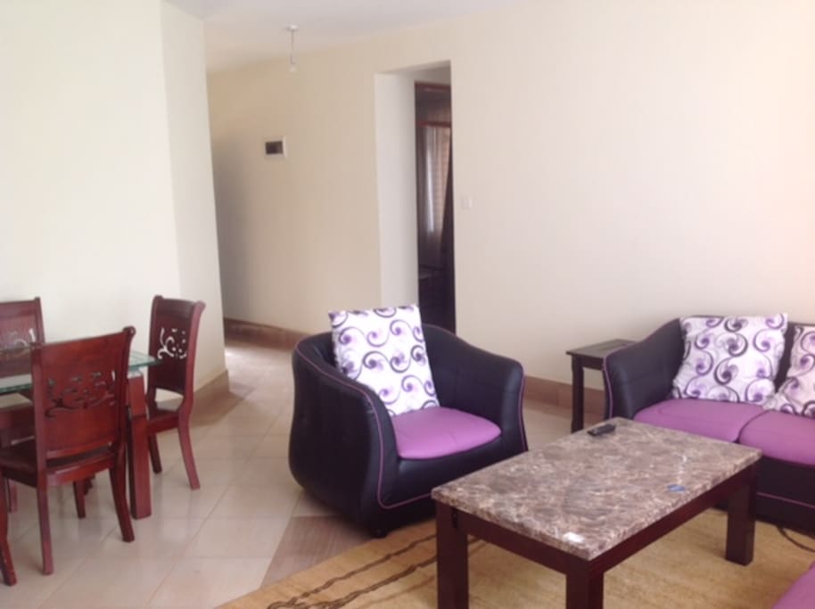 LOUNGE/ SITTING ROOM