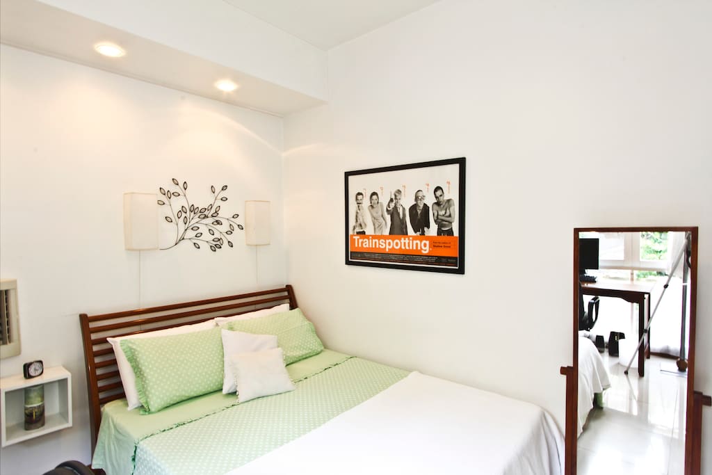 The room is very luminous and fresh. You will have a full-lenght mirror.
