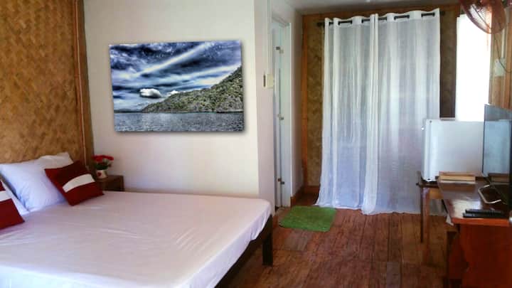 Ორადგილიანი საწოლი მისაღებ ოთახში