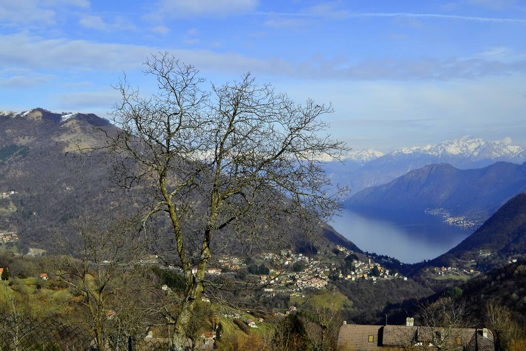 VISTA DEL LAGO DI COMO DA CASASCO INTELVI