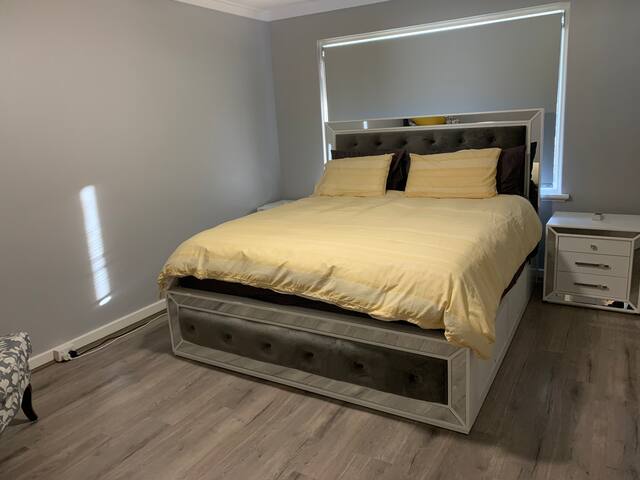 Spacious modern Family Home close to Swan Valley gallery image 4