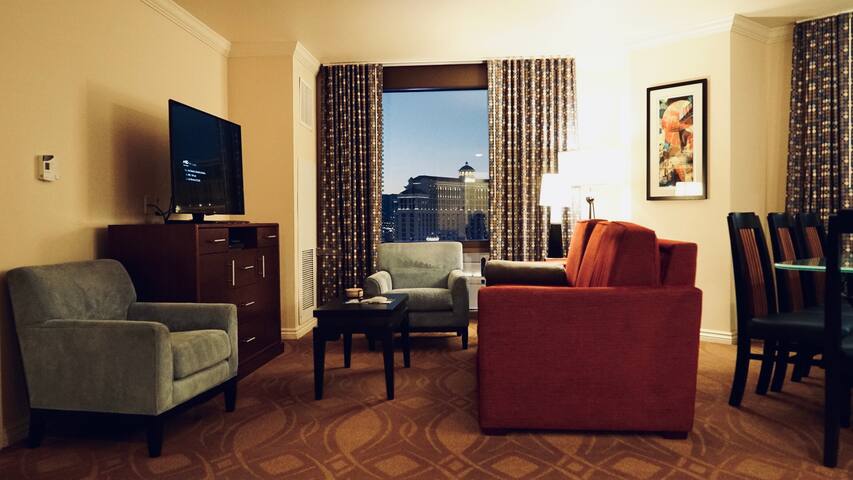 Luxury 2BR/2BA Penthouse Villa on Las Vegas Strip gallery image 4