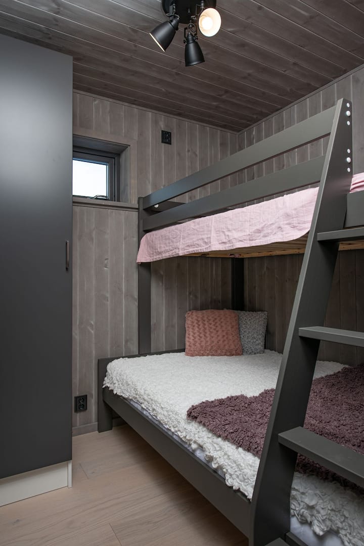 Dormitorio más pequeño con cama de 120 cm y cama de 90 cm