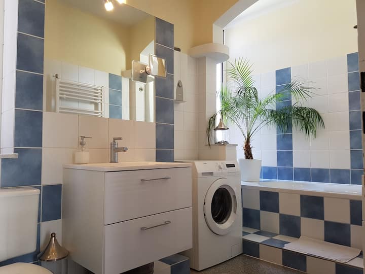 Central Room+Balcony-Zooviertel