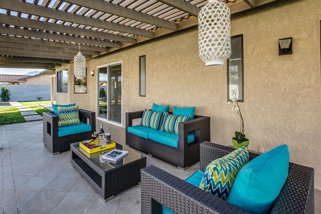 KITCHEN PATIO - THE RAD PAD - PALM SPRINGS VACATION RENTAL POOL HOME