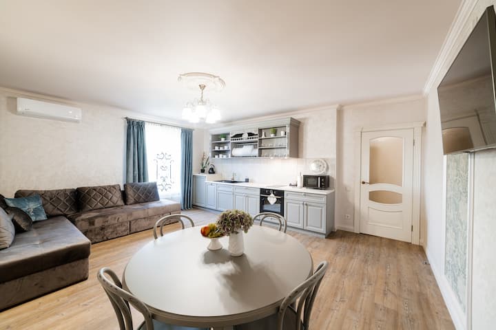 LUX apartment on Duhnovicha street .Free parking