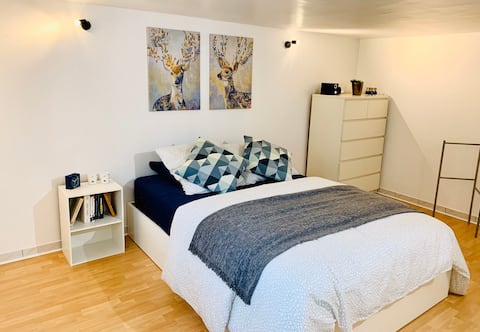 Cosy cocoon, 20min Paris/Orly, tram/subway at 300m