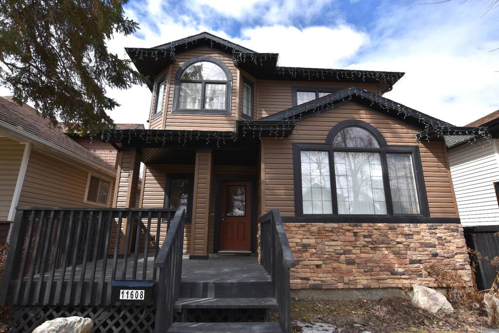 front of house. front entrance