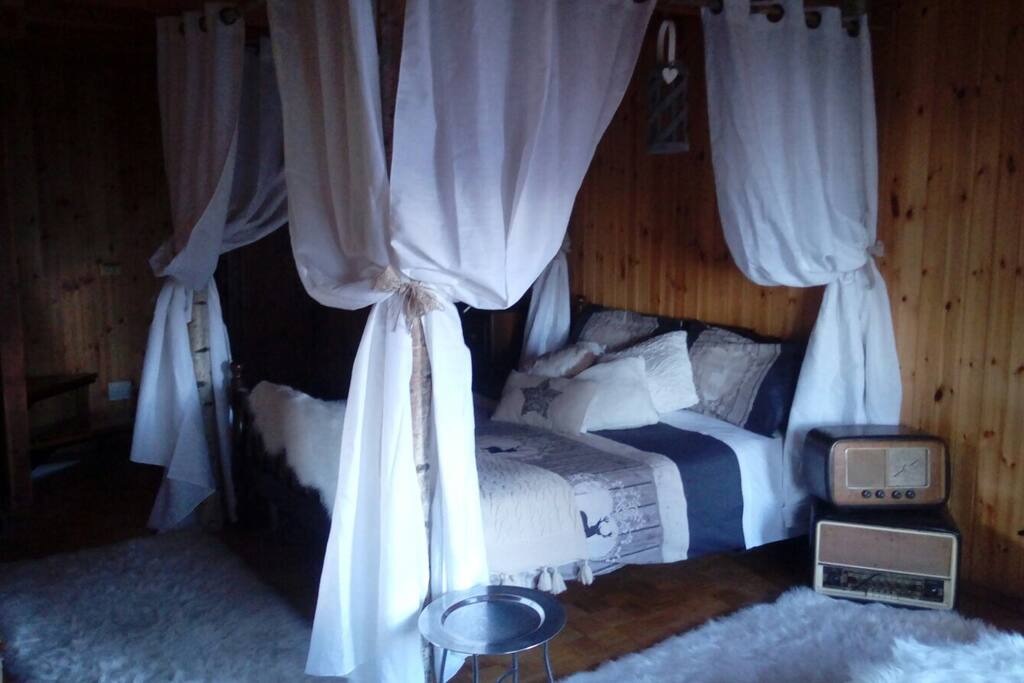 letto a baldacchino
