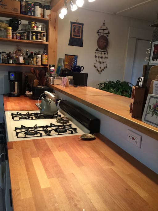 kitchen counter and dining room passthrough