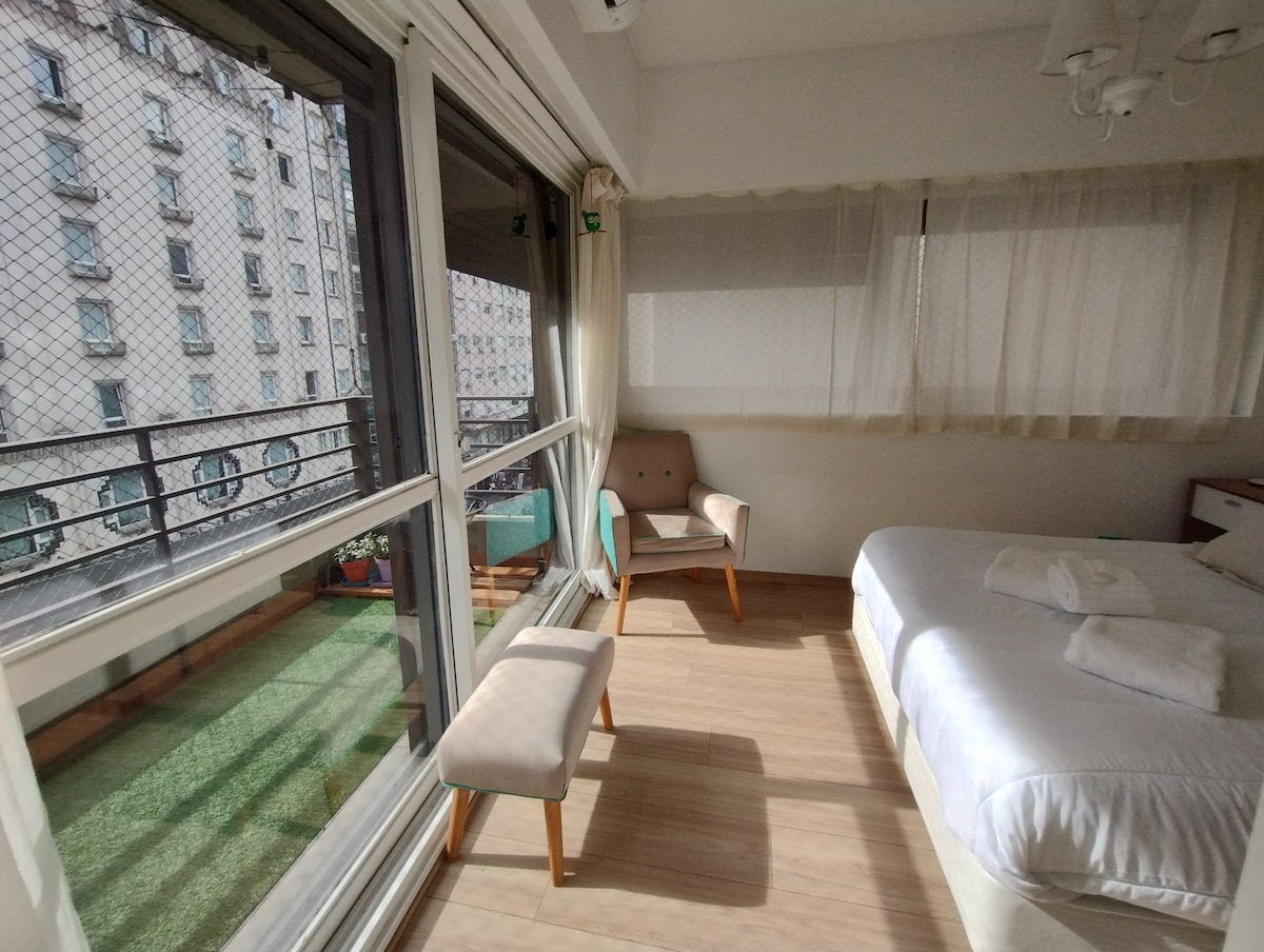 إنه خفيف من السرير 