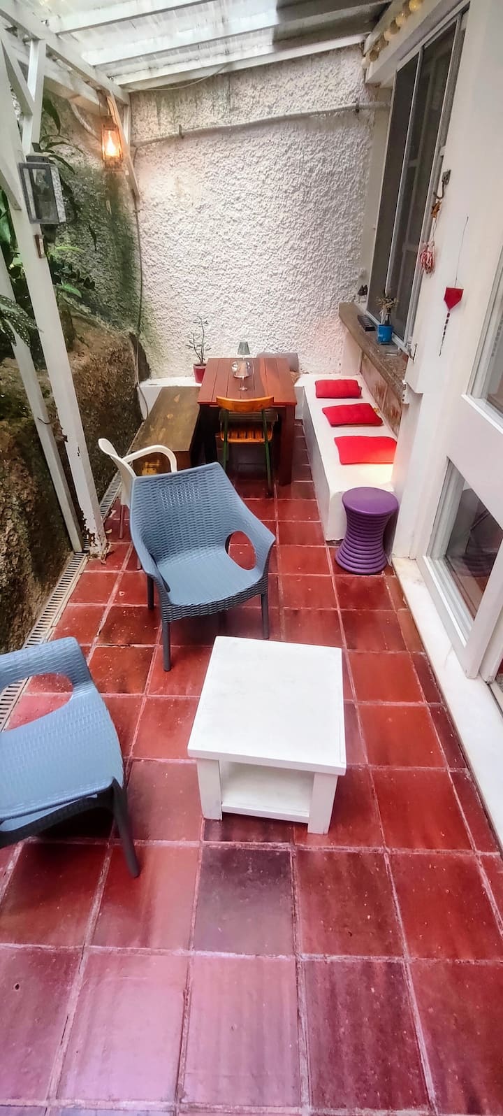 Leme/Copa, 2 bedrooms, terrace, 50m from the beach