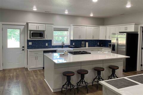 Enjoy "The Lake Life" at Kentucky Lake!