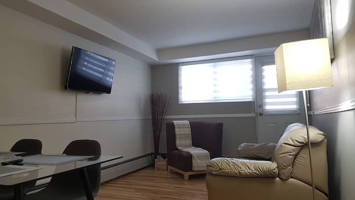 1 Bedroom 2 Beds Near Subway, Services & Riverside - Montreal