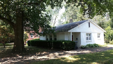 Cozy home in ideal location