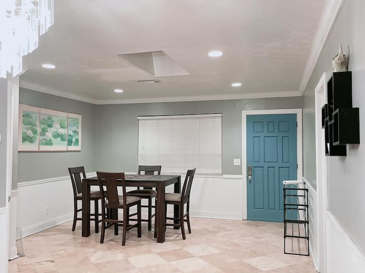 Cozy Spacious And Modern Bedroom - Jacksonville, FL