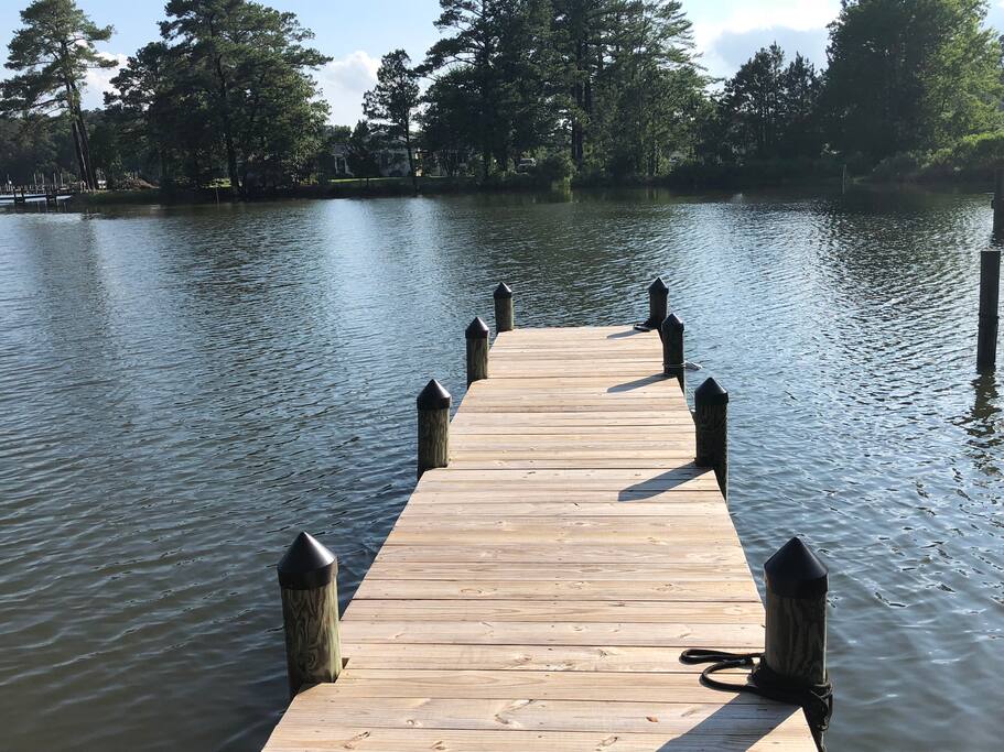 New wood surface on our pier where you can crab and fish anytime.
