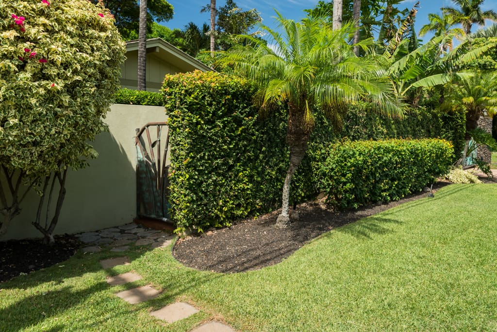 Private entrance from street