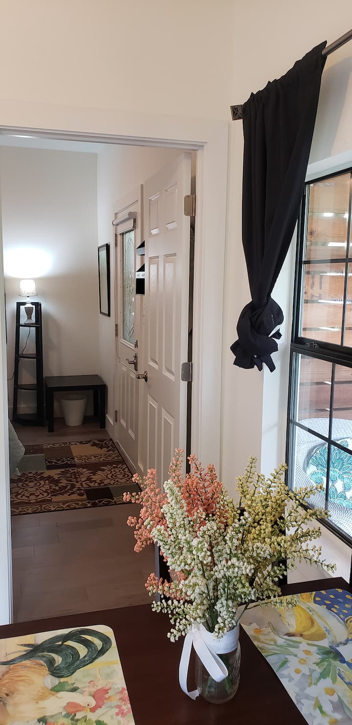 Close To Lake Austin And 30 Minutes From Downtown. - Austin, TX