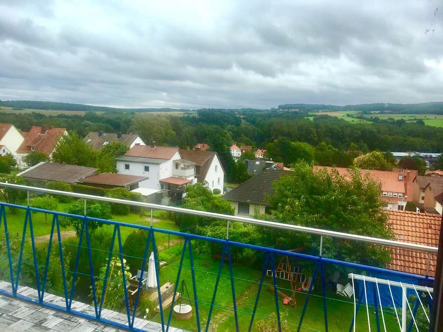Die Aussicht von der Terrasse Richtung Göttingen