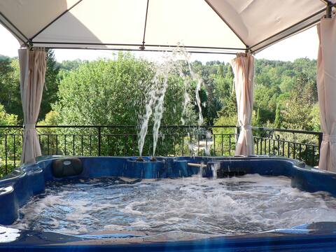 Villa 216m2, 7ch, 15 people: swimming pool, spa, billiards