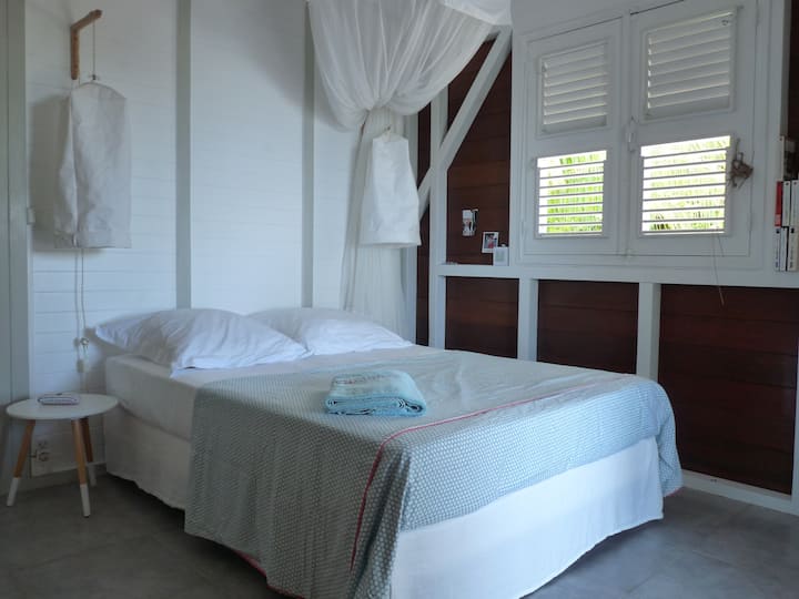 3号卧室面向泳池