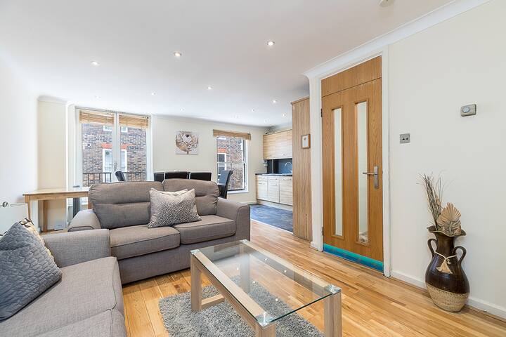 Fab 3 bed 3bath & parking in Central London