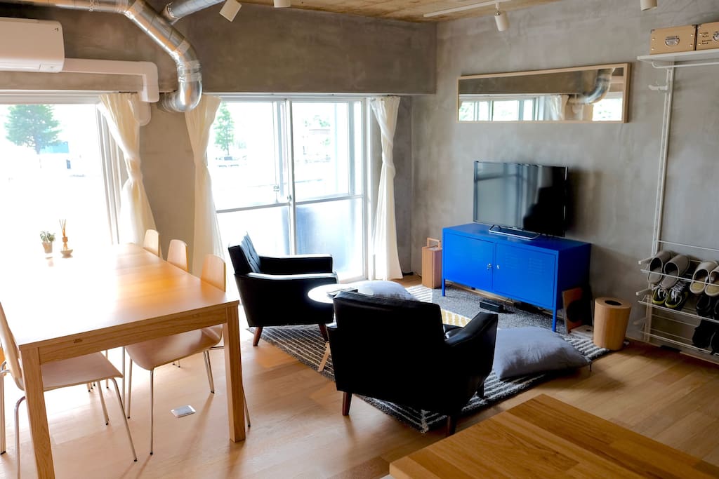 Balcony on two sides of the apartment
