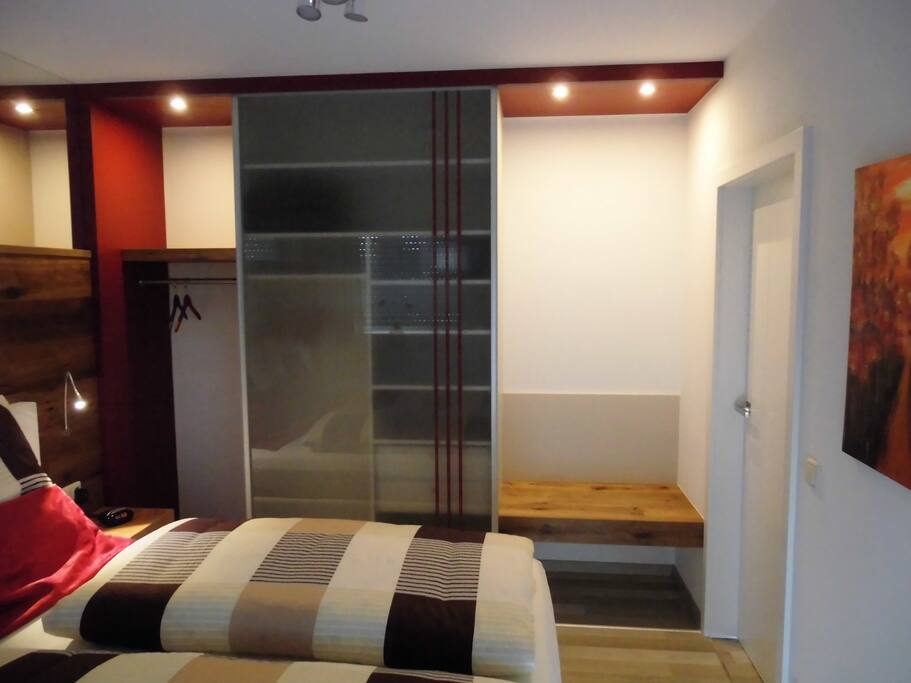 Schlafzimmer mit Kofferbock