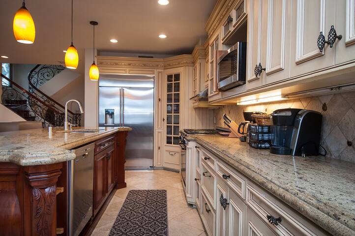 Casa Ballena, Luxury On The Bay! gallery image 5