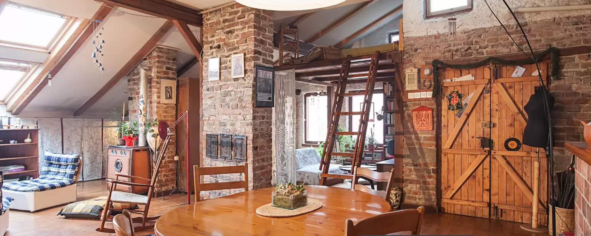Sunny, Cozy & Charming Loft