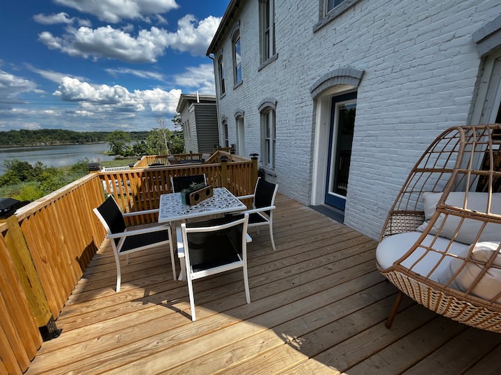 Boho Chic River View 2BR 1BA, 5min walk downtown Townhouses for Rent