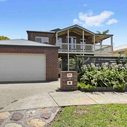 Great Ocean Road Torquay Escape gallery image 3