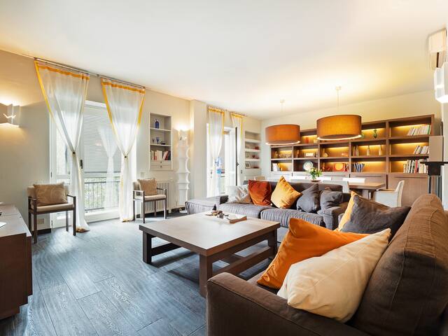 Elegante e luminoso appartamento in centro Milano