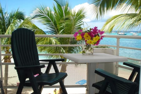 Beachfront condo-Marigot St Martin.
