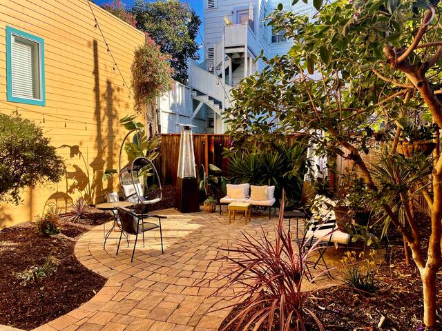 Gorgeous Artist’s 4br Victorian w/Patio in SOMA gallery image 5