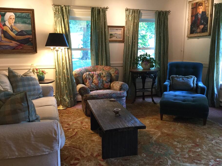 living room from the bath room hall