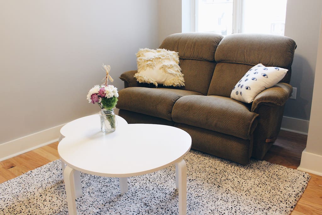 comfortable living room with reclining sofa ( two people can sleep!).
