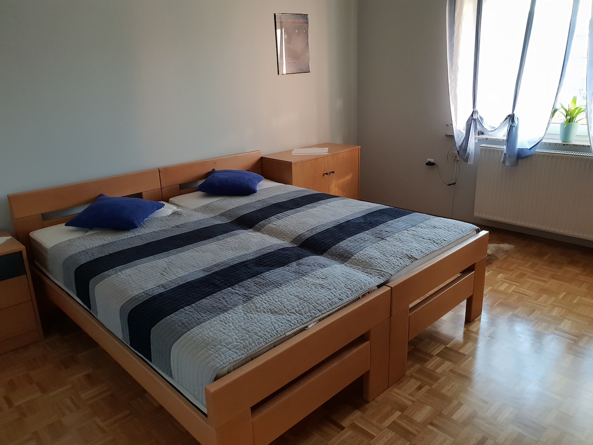 Спалня 1 - двойно или две единични легла