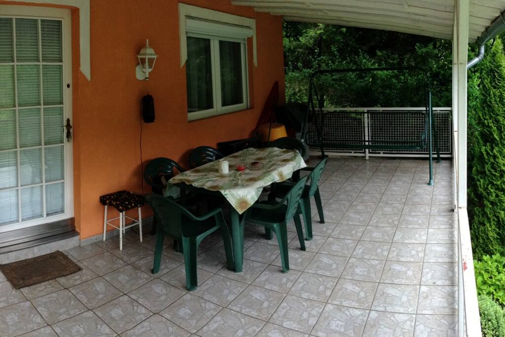 Huge terrace (Hatalmas fedett terasz)